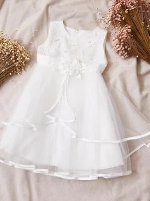 Zdjęcie produktu Biała Rozkloszowana Sukienka z Dekoracyjnym Kwiatem i Tiulem Tien