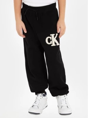 Zdjęcie produktu Calvin Klein Jeans Spodnie dresowe Towelling Logopack IB0IB01677 Czarny Regular Fit