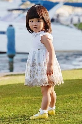 Zdjęcie produktu Mayoral sukienka niemowlęca z domieszką lnu kolor biały mini rozkloszowana