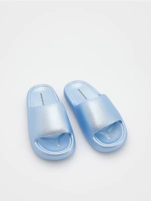 Zdjęcie produktu Reserved - Klapki z połyskiem - jasnoniebieski