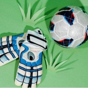 Akcesoria i ubrania do piłki nożnej w Zalando Lounge do -75%