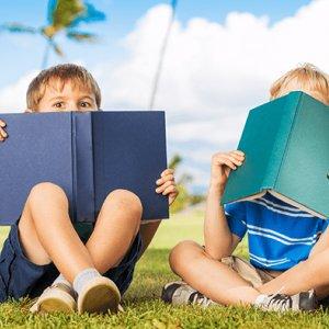 Nagrody książkowe dla uczniów na koniec roku szkolnego w Księgarni Znak do -45%